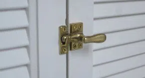 Town Center Locksmith Shop St Petersburg, FL 727-264-5646 - 9-Garage-Door-Locks